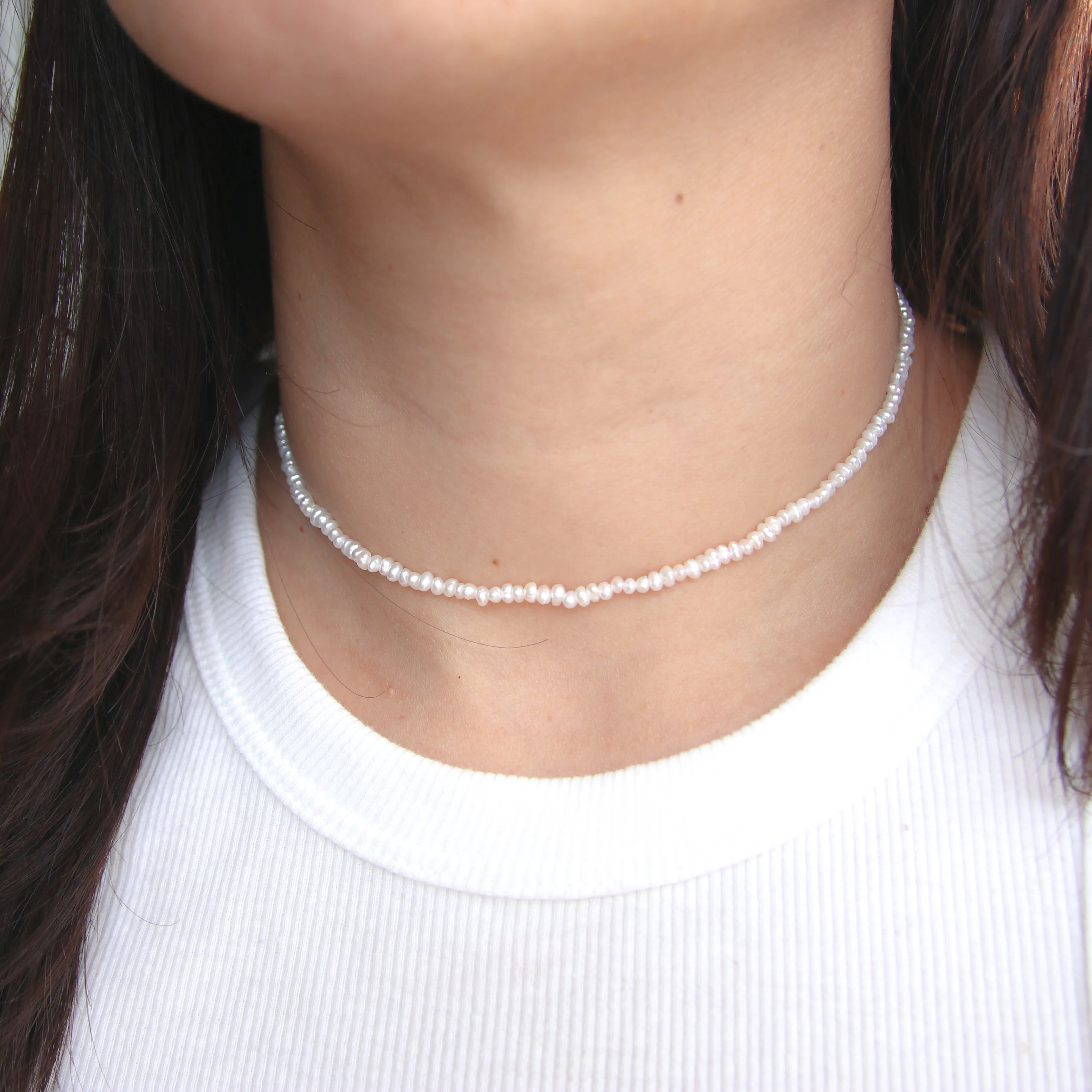 Dainty Pearl Choker