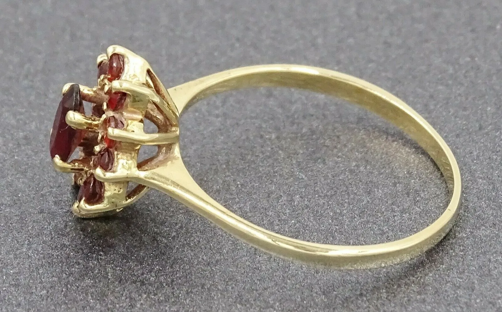 Garnet & 9ct Yellow Gold Bohemian Style Vintage Ring