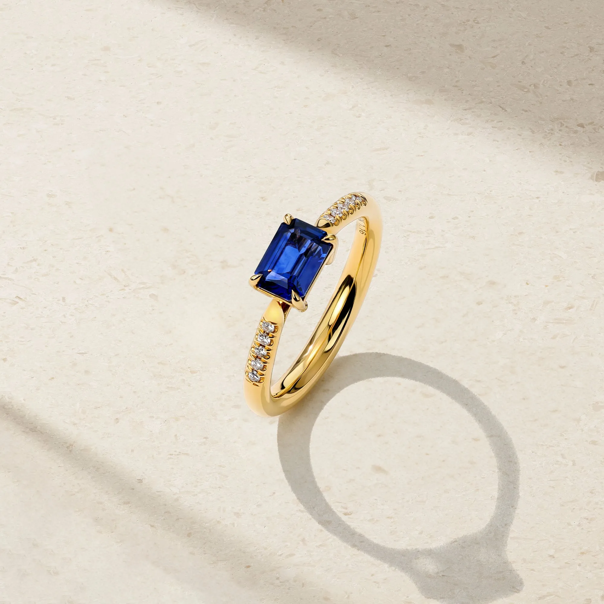 Grand Nouveau Sapphire Ring