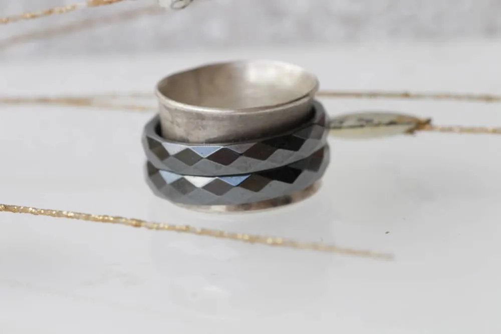 GRAY HEMATITE RING