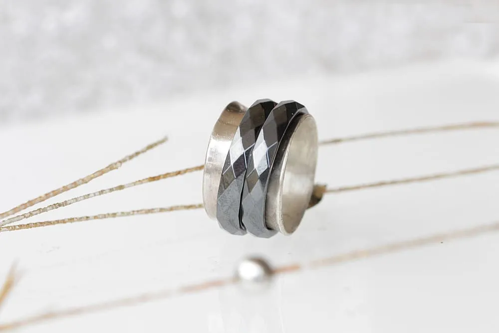 GRAY HEMATITE RING