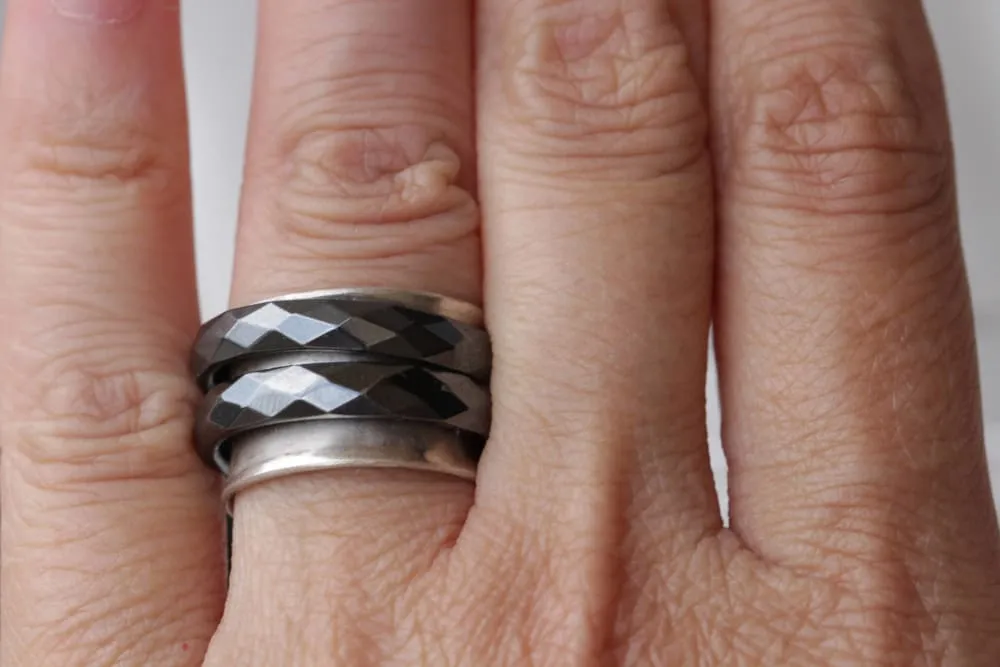 GRAY HEMATITE RING