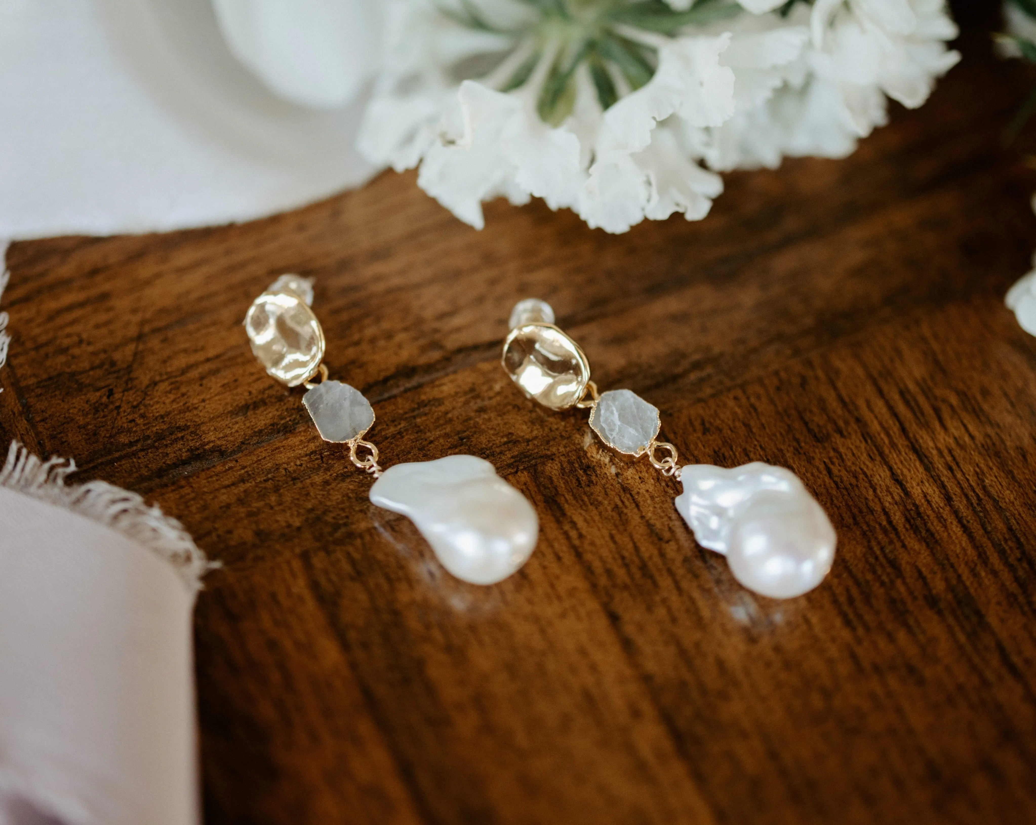 June | Moonstone Birthstones x Pearls Earrings