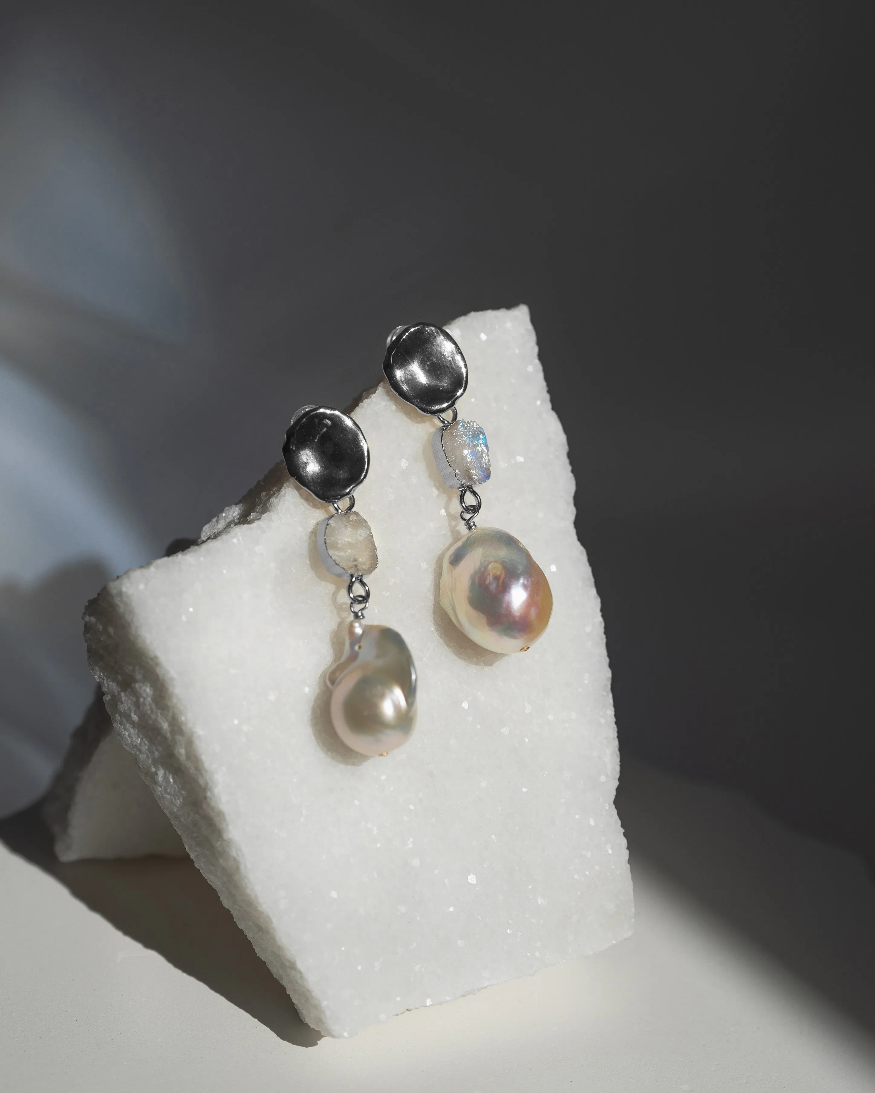 June | Moonstone Birthstones x Pearls Earrings