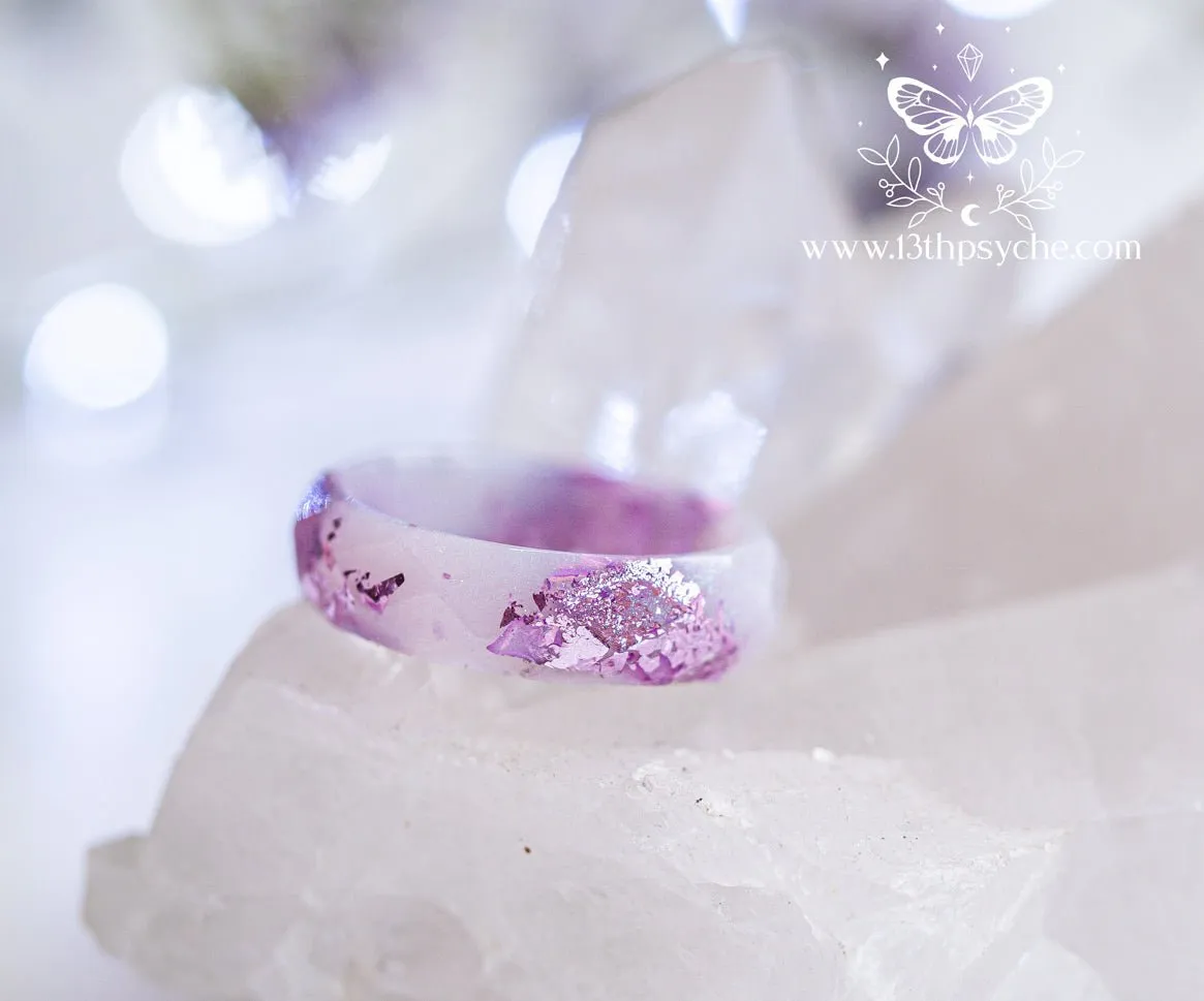 Lilac and lavender flakes faceted resin ring