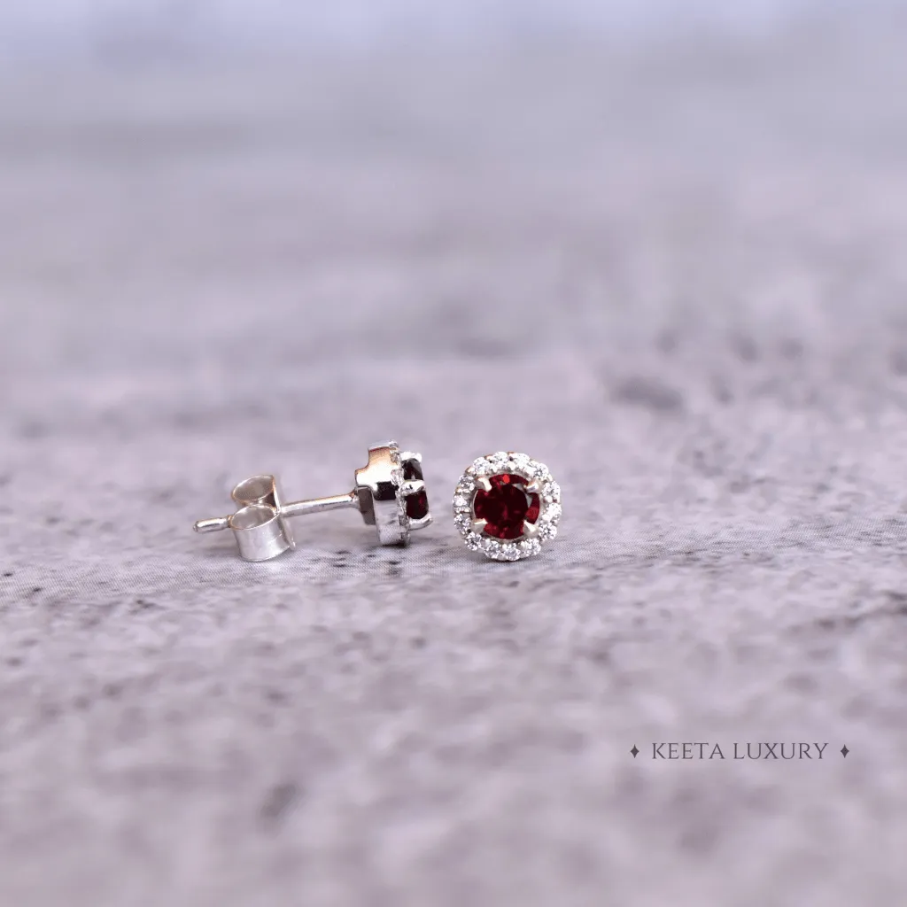 Minimal -  Garnet Stud