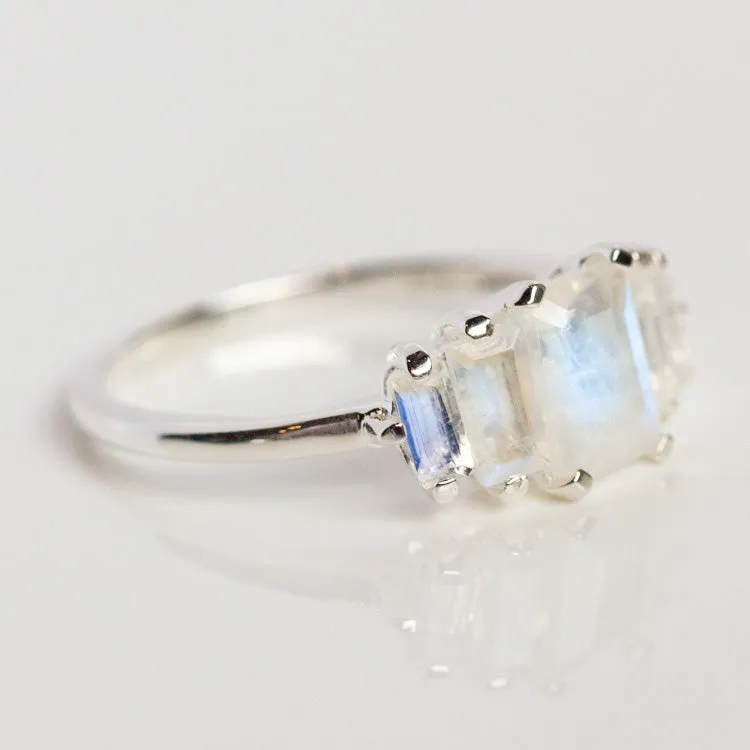 Moonstone Deco Ring in Silver