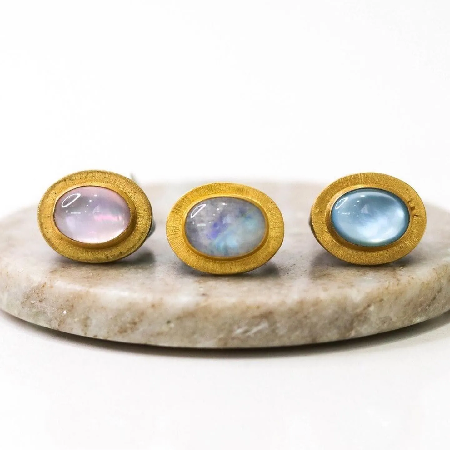 Pompei Ring with Rainbow Moonstone