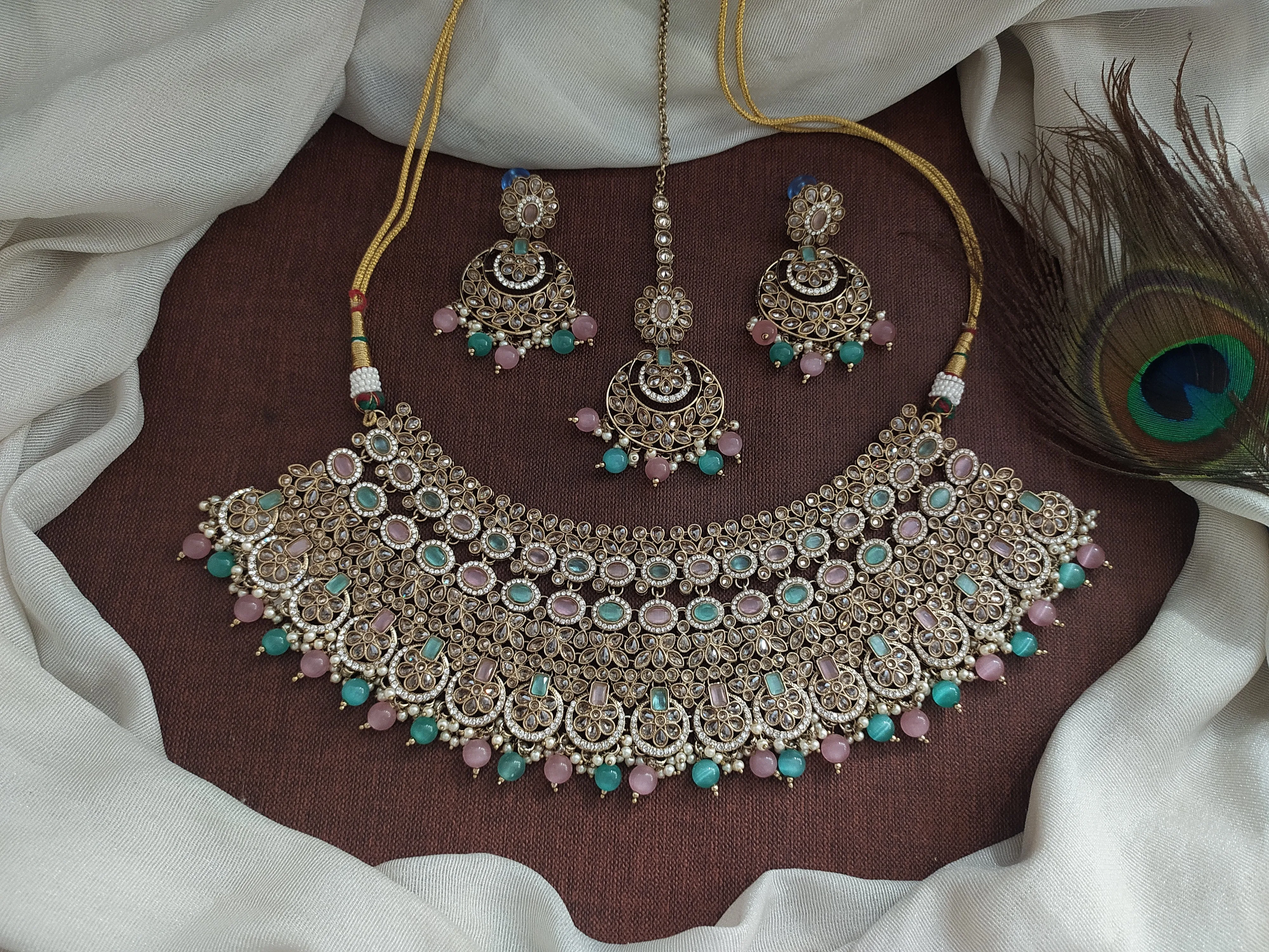 Radiate Regal Brilliance With The Heavy Uncut Polki Mehandi Choker Set