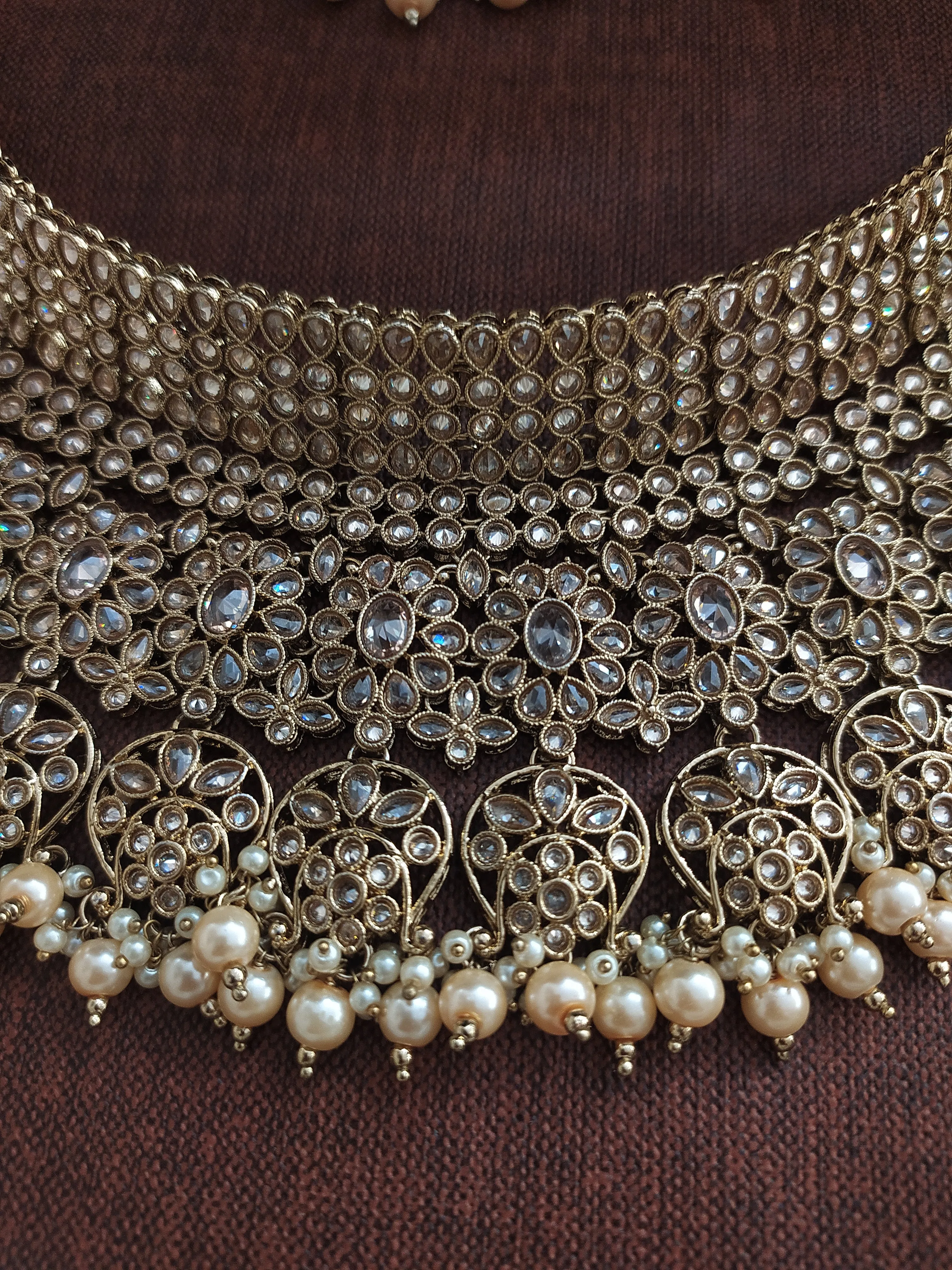 Radiate Timeless Beauty With Our Captivating Uncut Polki Bridal Choker Set