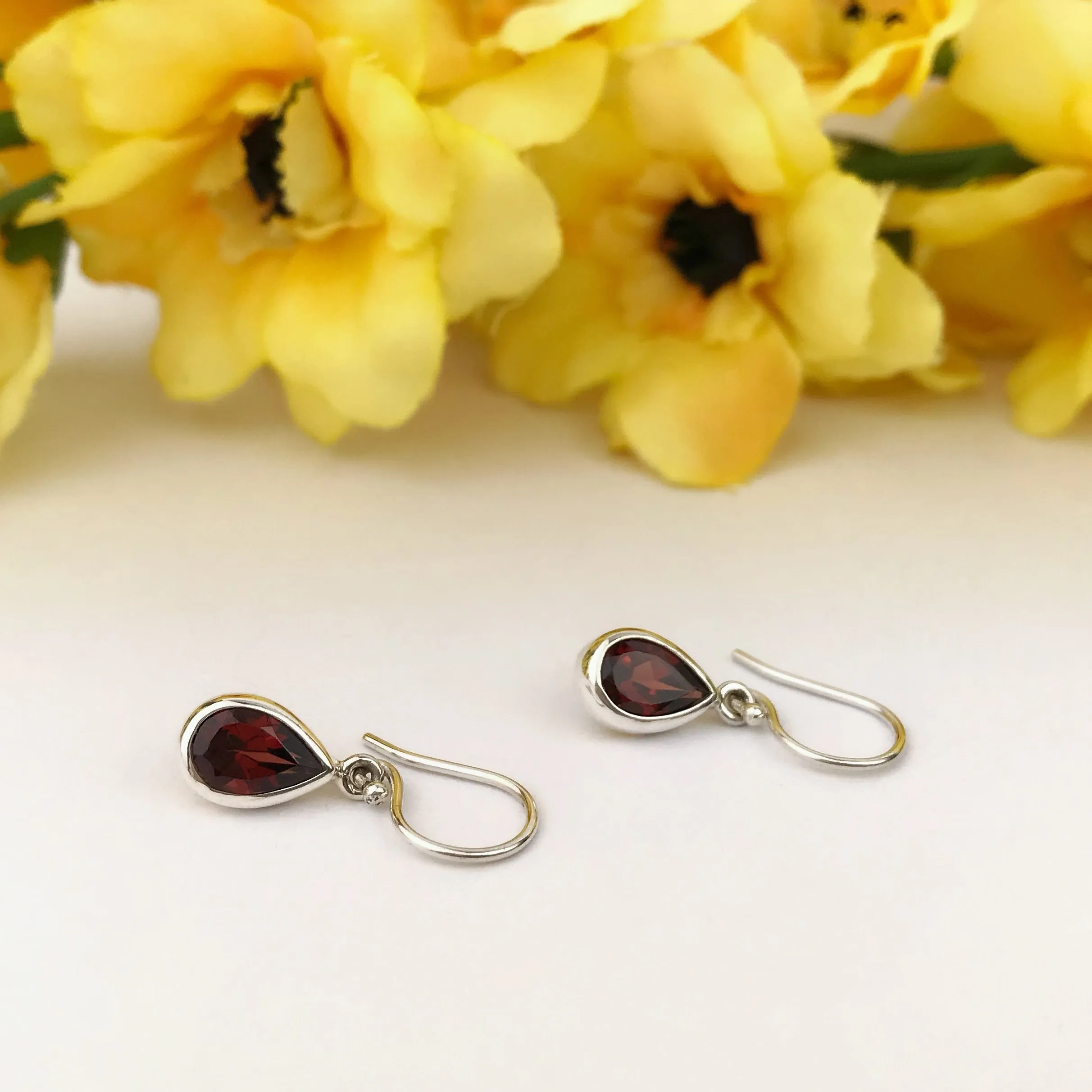 Red Petal Earrings - VE470