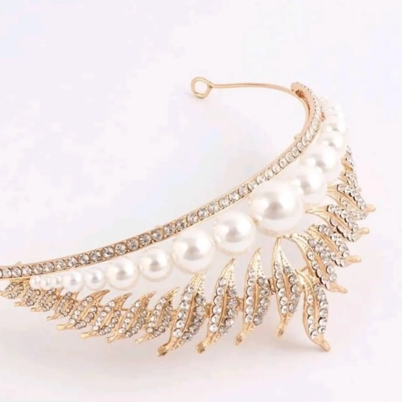 Rhinestone and faux pearl decore crown hair tiara