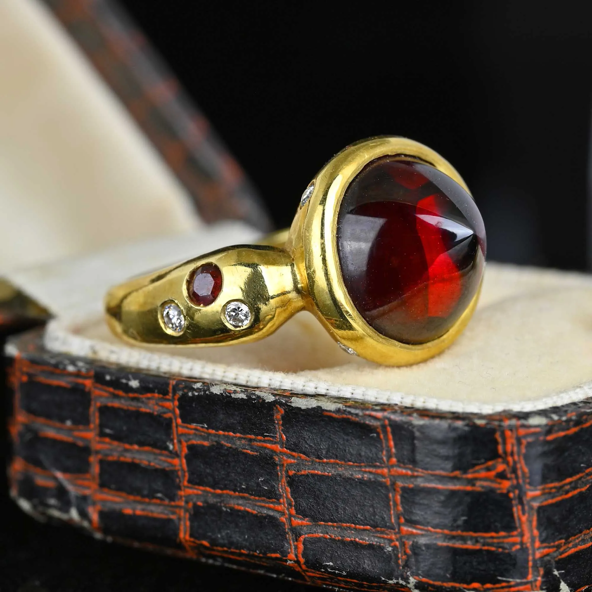 Unique 18K Gold Diamond Bullet Cabochon Garnet Ring