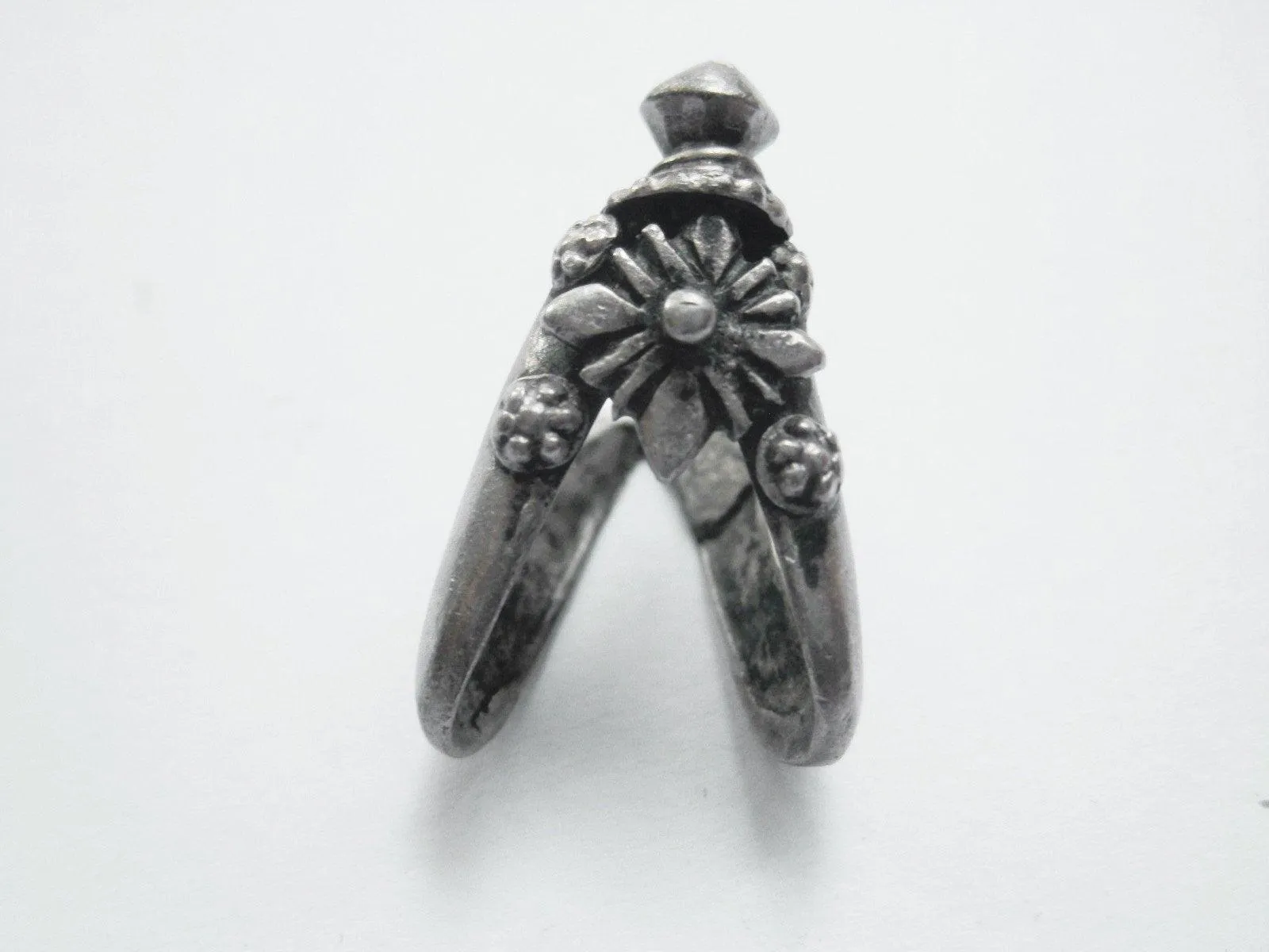 Vintage V Shaped Tribal India Silver Ring for Small Finger or as a Midi Ring