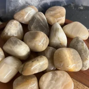 White-Beige Moonstone Tumbled Stones